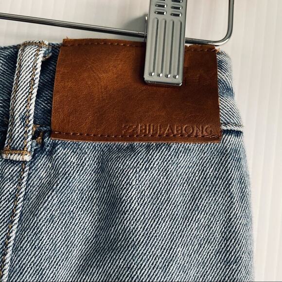 Billabong distressed denim jean skit back zip - Picture 3 of 10